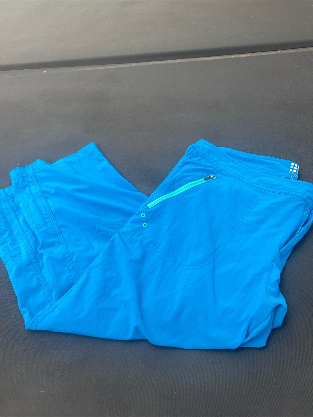 Title Nine  sz 12 clam diggers Capri Pants